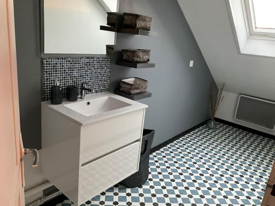 38 Maison Entiere,Place De Parking Et Garage Pour Moto Velo A La Demande Dunkirk Bagian luar foto